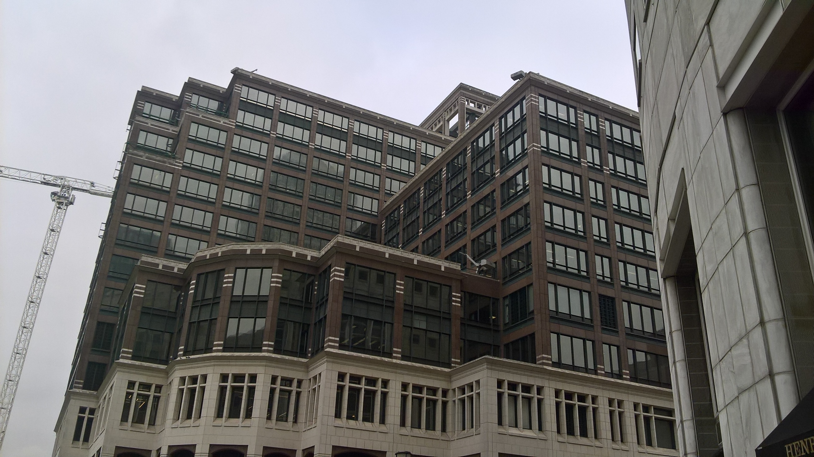 Façade de The Cabot, au 25 Cabot Square à Londres, photographiée en 2016.